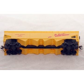 Bachmann HO Scale Union Pacific 42' 4 Bay Open Hopper -518125